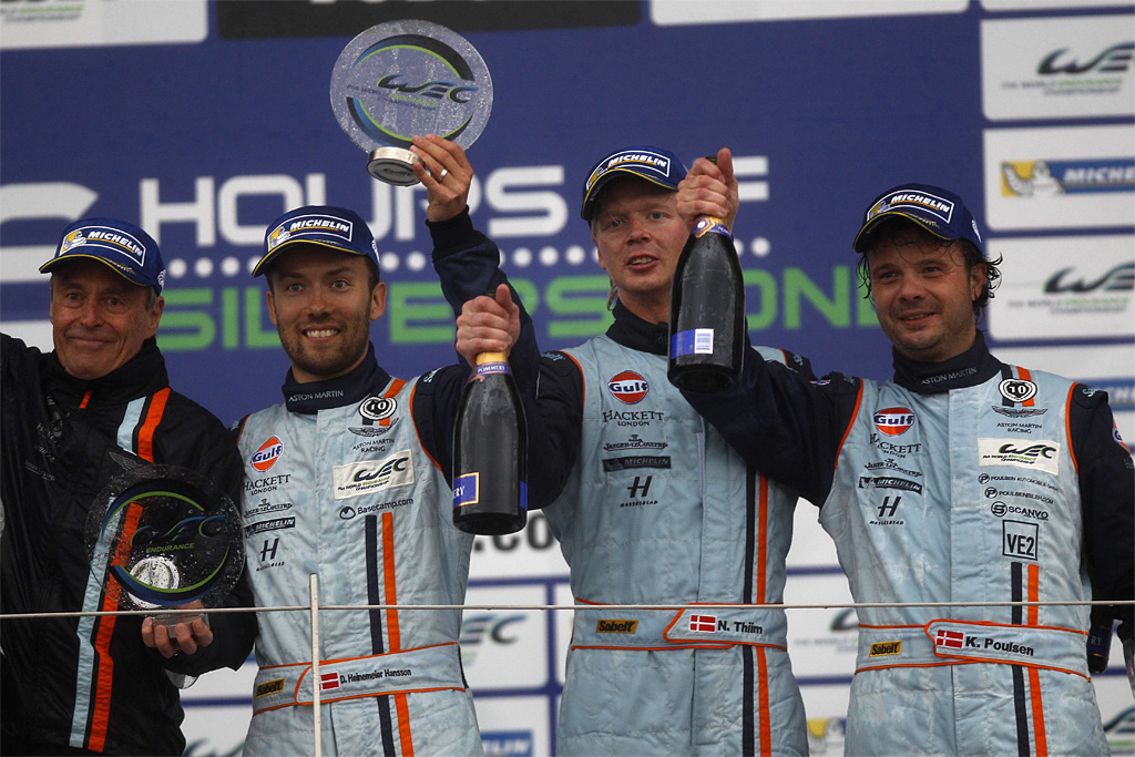 Young Driver AMR på podiet. David Heinemeier Hansson, Nicki Thiim og Kristian Poulsen
(Foto: Alexander Trienitz)